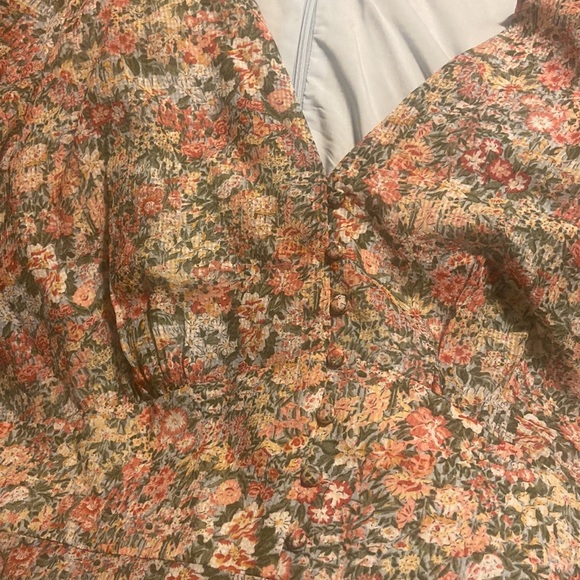 NWT FLORAL BUTTON FRONT MAXI DRESS IN BLUE GARDEN PARTY FLORAL - Picture 2 of 6